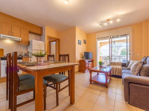 TV a/nebo společenská místnost v ubytování Apartment Res Mediterraneo-5 by Interhome