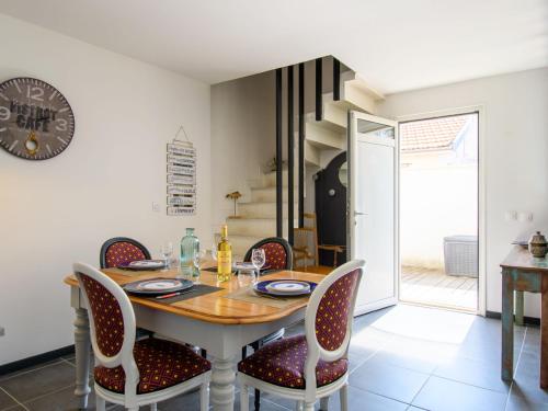 Holiday Home Aimé Bourdier by Interhome