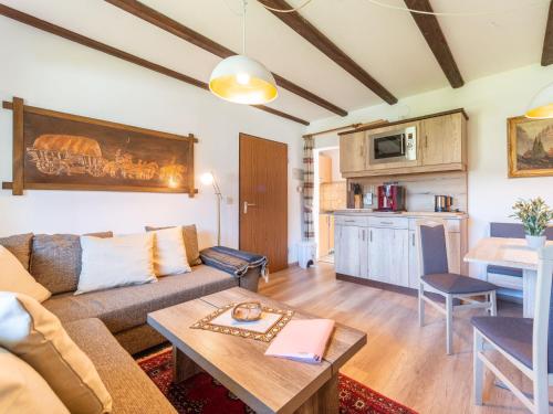 Η κουζίνα ή μικρή κουζίνα στο Apartment Am Hohen Bogen-62 by Interhome