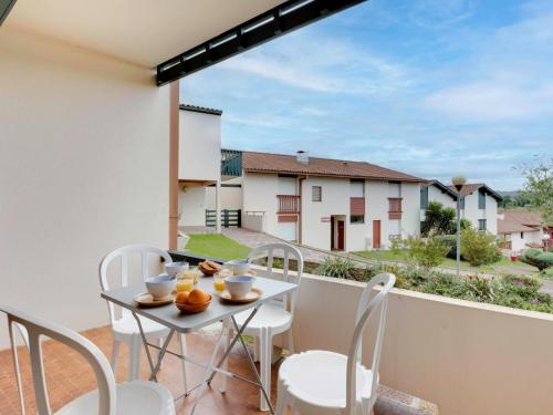Balkoni atau teres di Apartment Plein Soleil-3 by Interhome