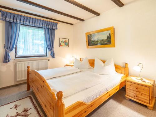 Postel nebo postele na pokoji v ubytování Apartment Am Hohen Bogen-72 by Interhome