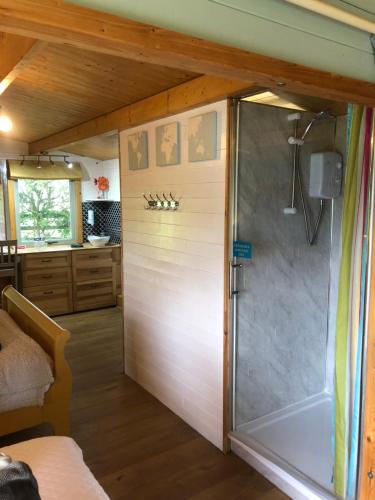 Ένα μπάνιο στο Mulberry Cottage Farm