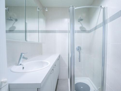 Foto Apartment Andrei with parking in the house by Interhome 3