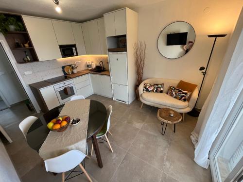 Kuchyň nebo kuchyňský kout v ubytování Apartments Kale Center