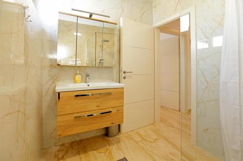 Koupelna v ubytování Modern 2-Bed Apt, Late check in available