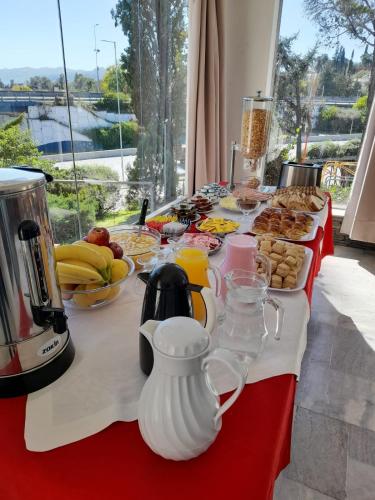 Makanan di atau berdekatan hotel