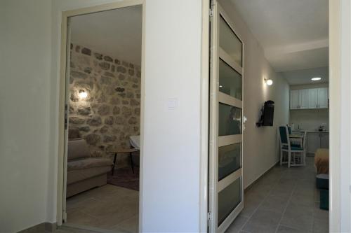 APARTMENTs VISIT PERAST photo 3