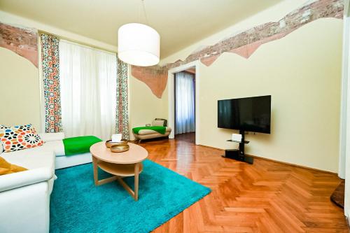 '2R' City Center Holidays and Workstays
