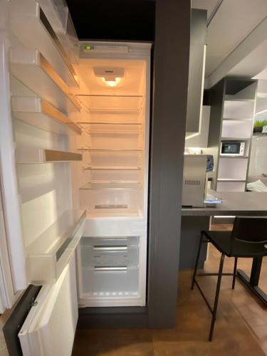 Η κουζίνα ή μικρή κουζίνα στο RentNow New Lux Business Apartment in the Center