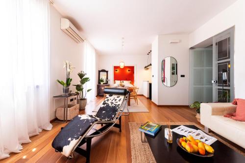 Airy Seafront 1920s Apartment