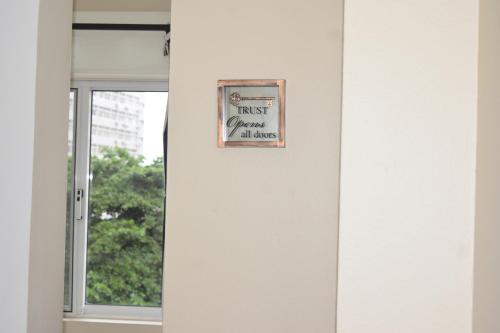 Certifikát, hodnocení, plakát nebo jiný dokument vystavený v ubytování Cozy Studio