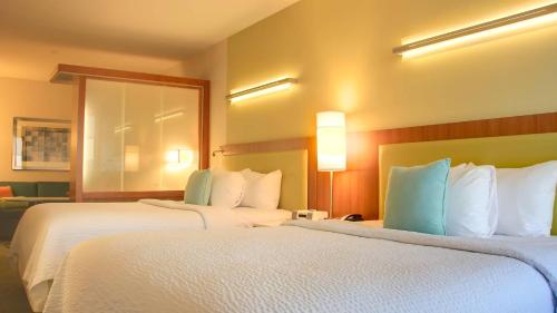 Katil atau katil-katil dalam bilik di SpringHill Suites by Marriott Scranton Montage Mountain