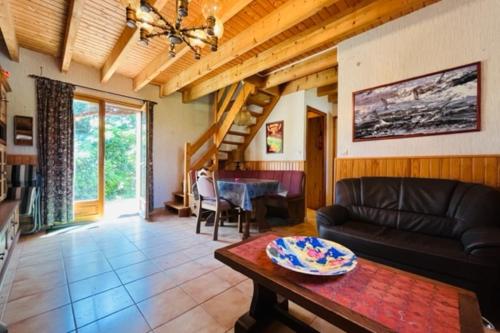 Cosy house with garden close to the sea