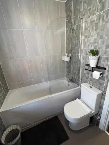 Moseley Village Apartments photo 3