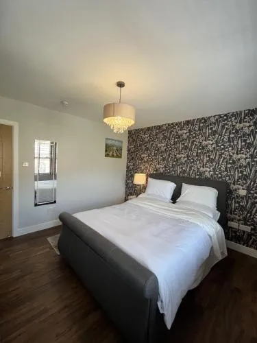 Moseley Village Apartments photo 12