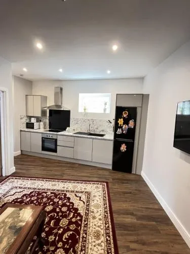 Moseley Village Apartments photo 5