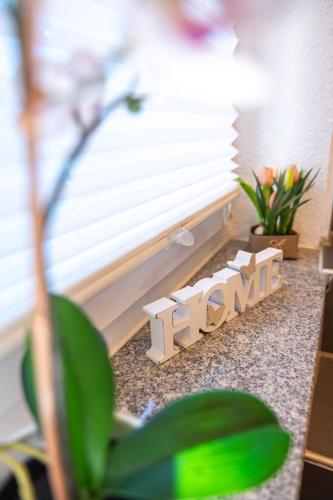 メミンゲンにある#1 modernes Zimmer mit Pool und Gartenのギャラリーの写真