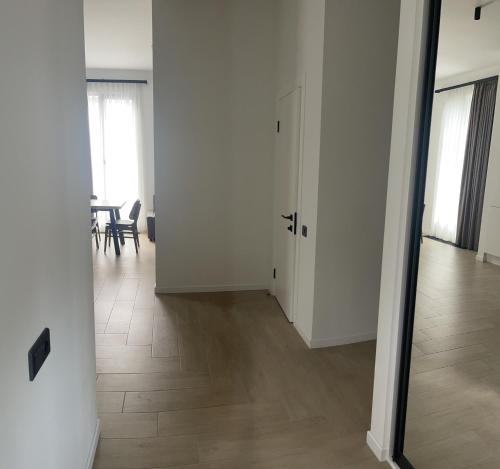  Aurora Luxe -  Room  picture :   Tea/Coffee maker    Shower    TV                           