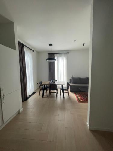  Aurora Luxe -  Room  picture :   Tea/Coffee maker    Shower    TV                           