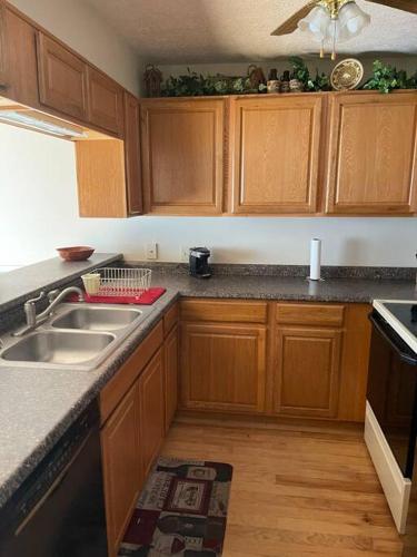 Cucina o angolo cottura di Relaxing Mountain Condo in Gatlinburg with City view !