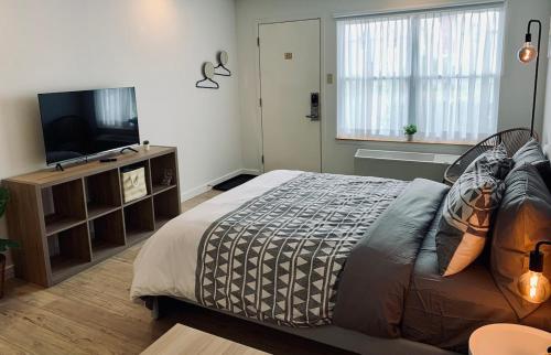300 Design District Apt #304, Ac – Photos 3