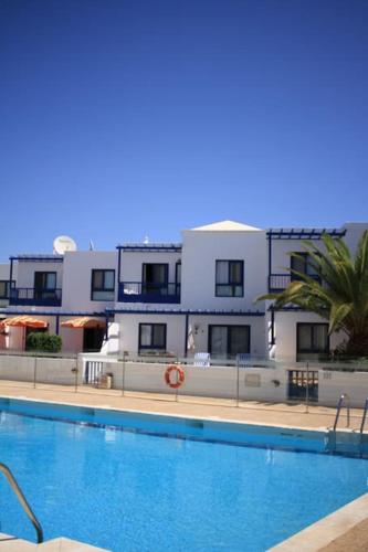 Duplex con piscina en 1ª linea de mar. Super vistas