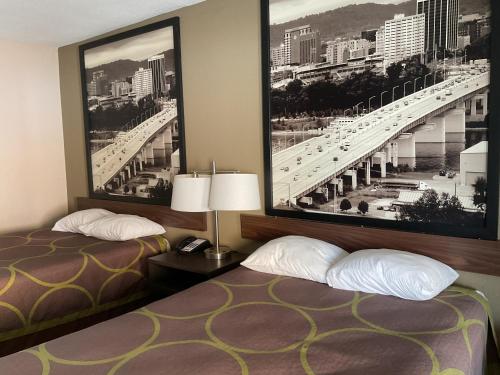 Katil atau katil-katil dalam bilik di Super 8 by Wyndham Chattanooga/East Ridge
