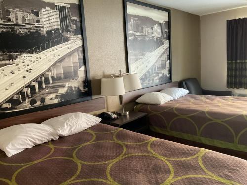 Katil atau katil-katil dalam bilik di Super 8 by Wyndham Chattanooga/East Ridge