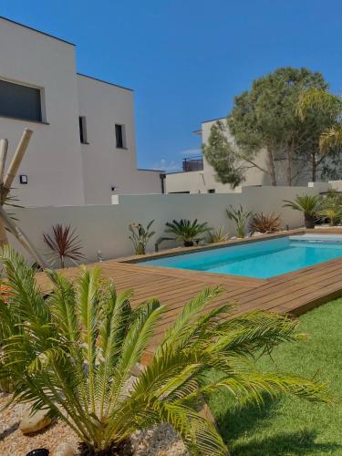 Piscina a L'été indien o a prop
