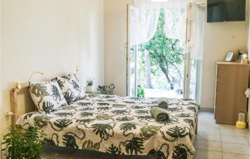 Gorgeous Apartment In Novalja With House Sea View