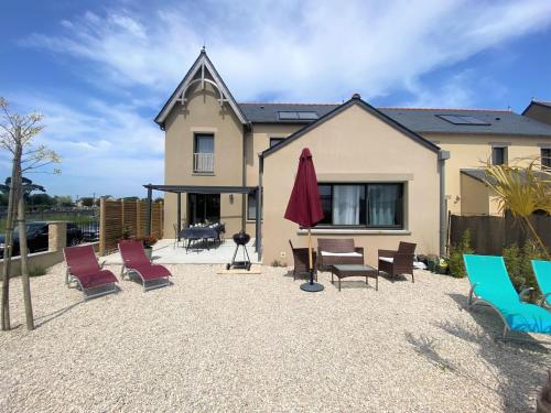 Comfortable, modern holiday home in Cancale