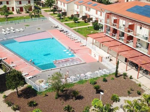 Villa Idéale avec Piscine Chauffée à 1500m des Plages, 3 Chambres et Parking, Argelès-sur-Mer - FR-1-732-31