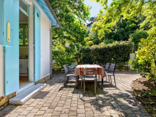 Photo de la galerie de l'établissement Spacieuse villa à Arcachon - Terrasses, jardin, proche plages, 5 chambres pour 12 pers. - FR-1-433-104, à Arcachon