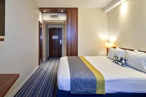 Un ou plusieurs lits dans un hébergement de l'établissement Holiday Inn Express Strasbourg Centre by IHG