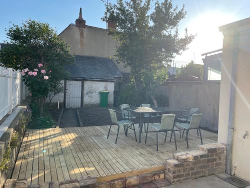 Photo de la galerie de l'établissement Maison de ville avec jardin, quartier Gare Sud - Tramway, au Mans