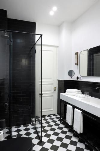 Ένα μπάνιο στο Allegro Neve Tzedek Boutique Suites - By HOMY