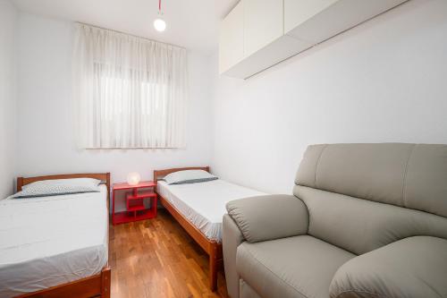 Sea View Apartment - Roberto