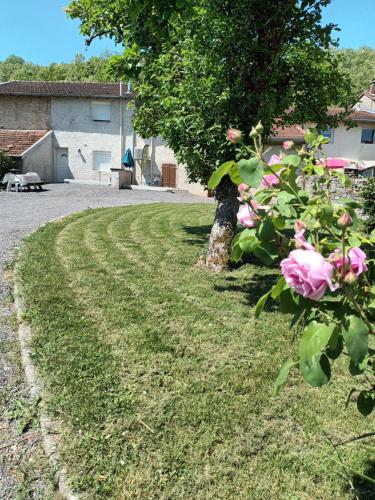 Taman di luar Chemin du Grand Pré
