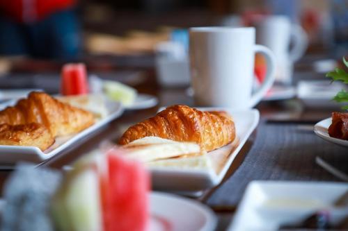 Makanan di atau berdekatan hotel
