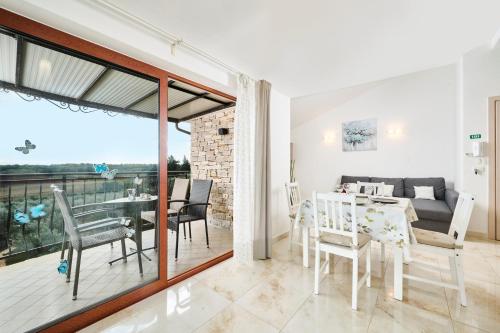 Afbeelding uit fotogalerij van Elia Apartments in Savudrija