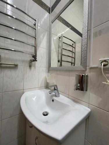 Bilik mandi di SWEET hostel