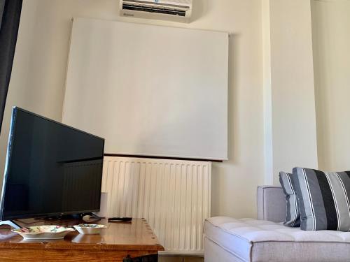Aggelos and Thisbe Chania Suburbs Sea View Guest House