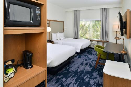Fairfield Inn & Suites by Marriott Charlotte University Research Park Image
