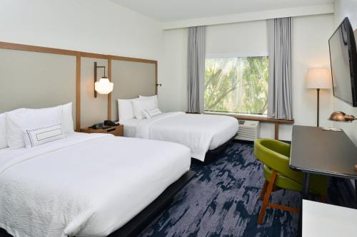 Fairfield Inn & Suites by Marriott Charlotte University Research Park Image