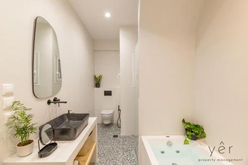 Luxury Home & Great Location