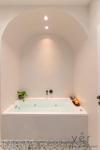 Luxury Home & Great Location
