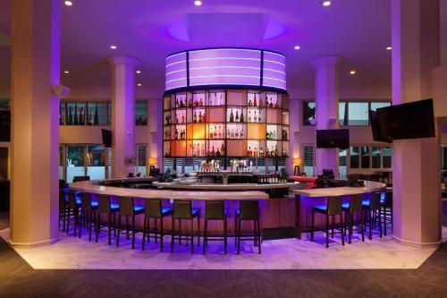Lounge nebo bar v ubytování Sheraton Gateway Los Angeles Hotel