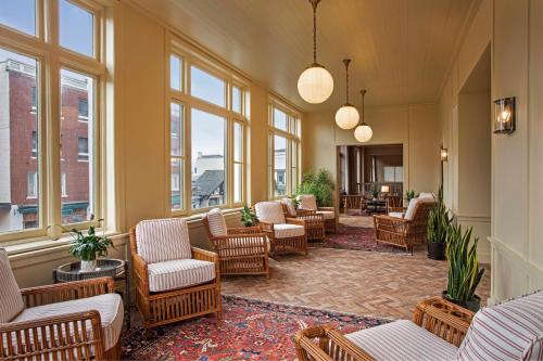Posezení v ubytování Grand Adirondack Hotel, Lake Placid, a Tribute Portfolio Hotel