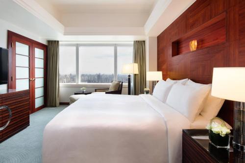Cama o camas de una habitación en JW Marriott Shanghai at Tomorrow Square