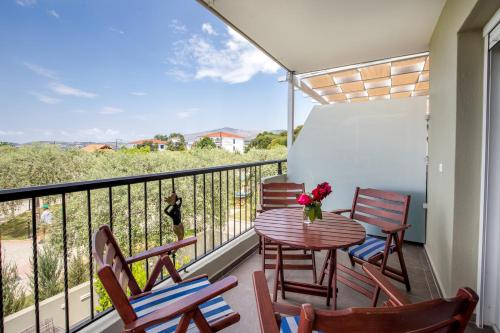 Mythos Bungalowsにあるバルコニーまたはテラス